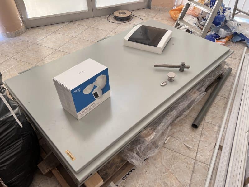 Aris & Eri are making a new Laboratory! Hardware Busters