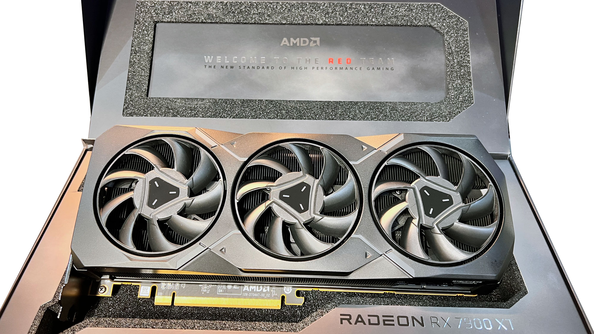 AMD Radeon RX 7900 XTX Review & GPU Benchmarks: Gaming, Thermals, Power, &  Noise 